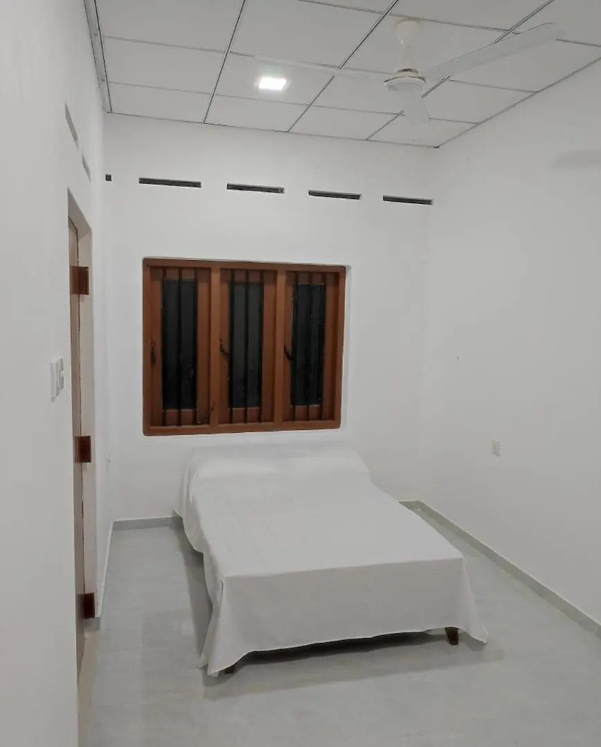 Leaf Home Stay Katunayake Homestay