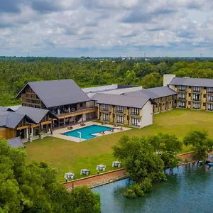 Amora Lagoon Катунаяка